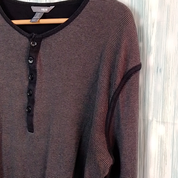 H&M Henley Gray and Black Large - Picture 3 of 6